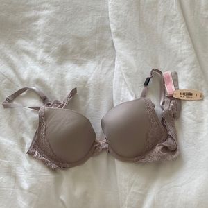 Victoria’s Secret push-up bra